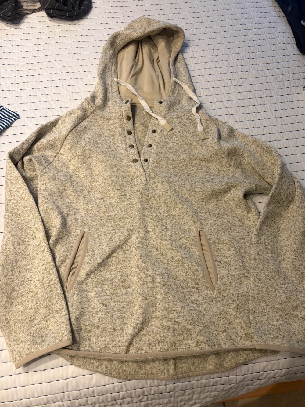 ZYIA Heathered Cream Knit Crewneck Pullover with Tan Accents